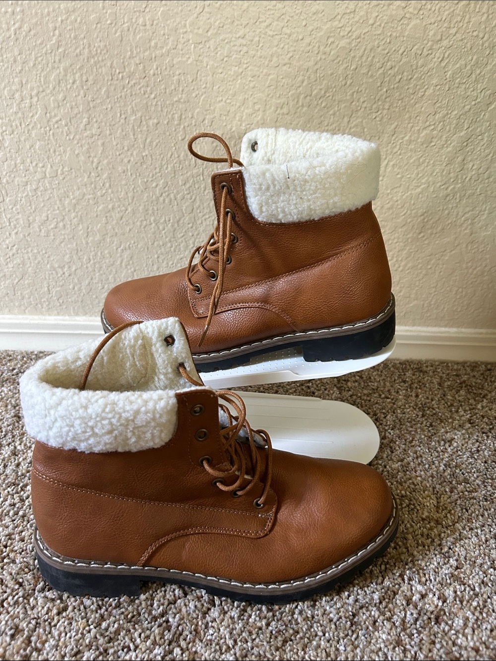 Catherine Malandrino faux fur cuff lace-up boots  size 8
